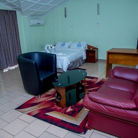 Residence Hoteliere De Moungali Brazzaville Eksteriør billede