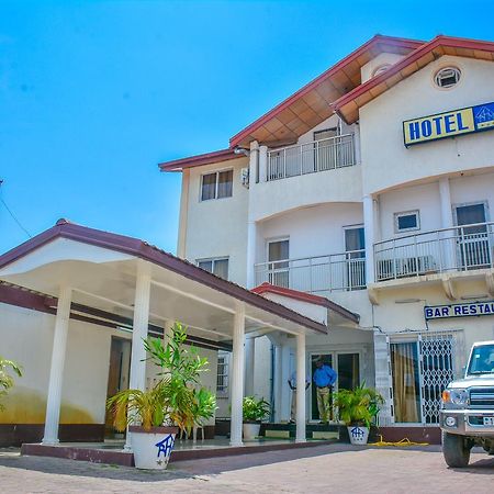 Residence Hoteliere De Moungali Brazzaville Eksteriør billede